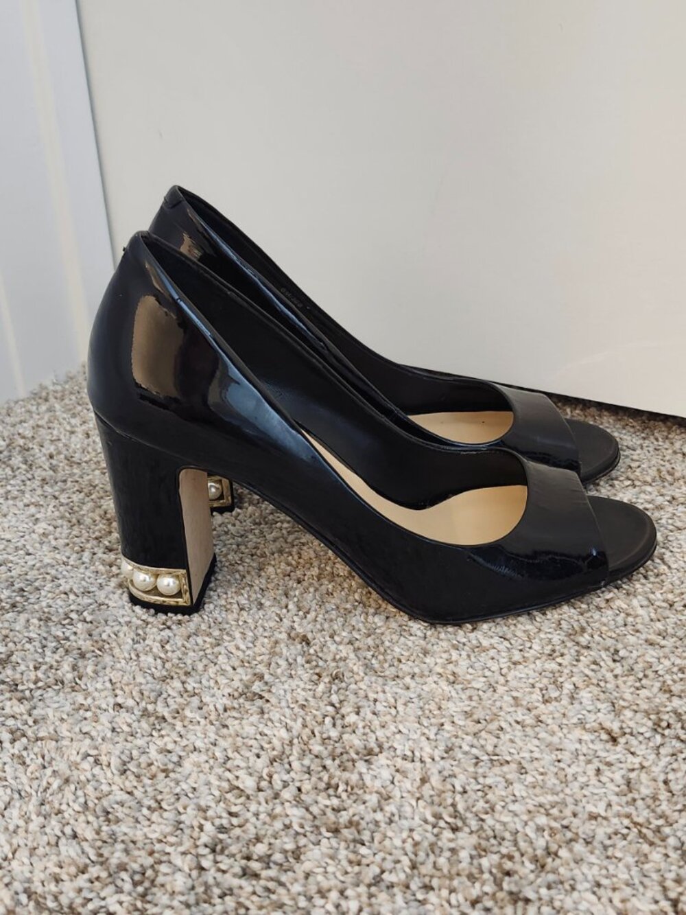Karl Lagerfeld Paris Black Patent Leather Pearl‑Heel Pumps – Size 6 – EUC - Picture 8 of 8